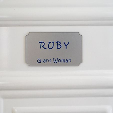 Giant Woman Lägenhet Tsoútsouros Exteriör bild