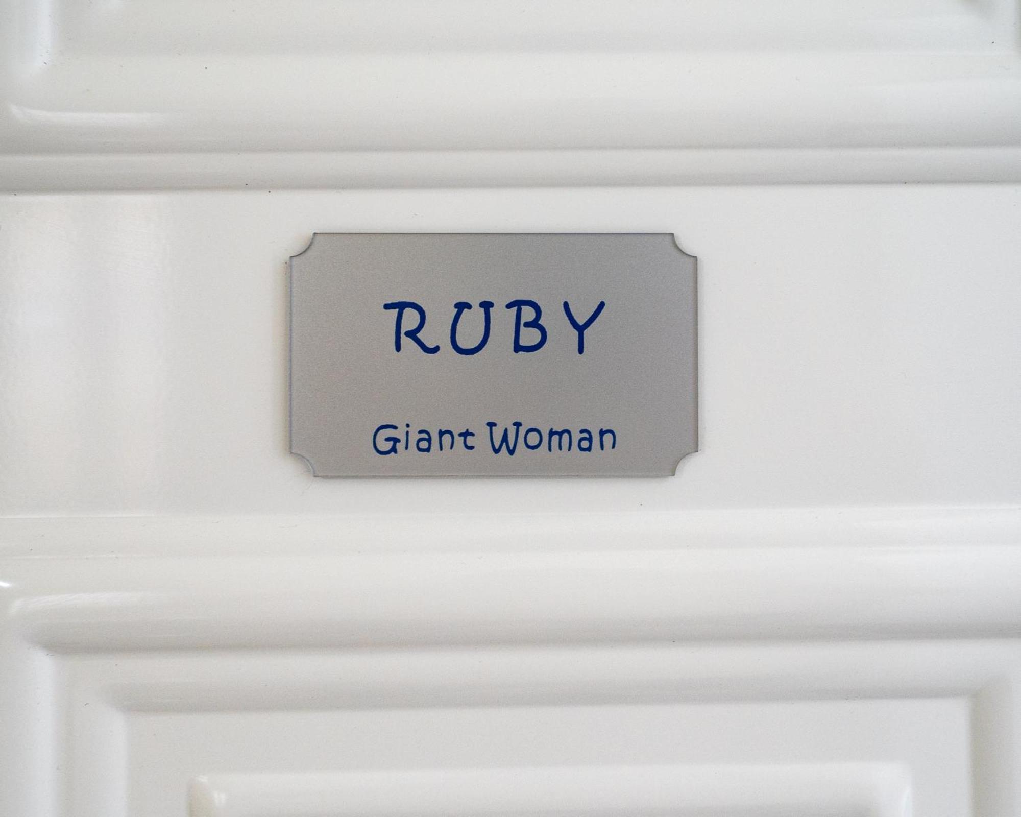 Giant Woman Lägenhet Tsoútsouros Exteriör bild